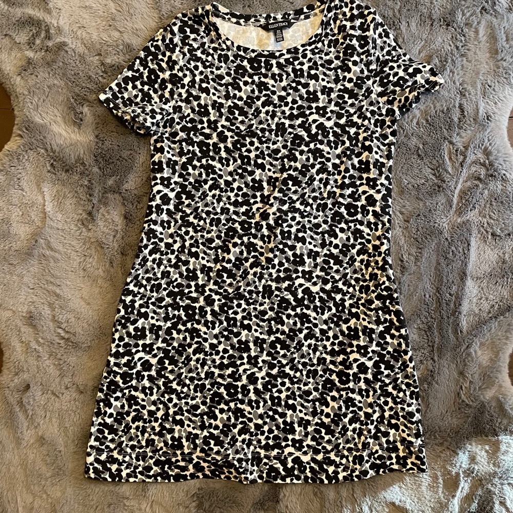 Ellen Tracy animal print casual dress Sz. Medium